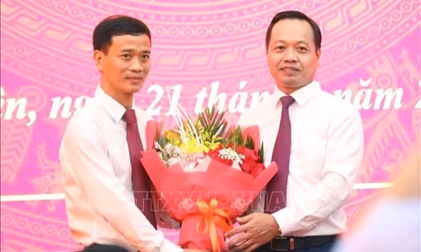 Tân Phó Bí thư Tỉnh ủy Điện Biên Nguyễn Văn Thắng nhận nhiệm vụ