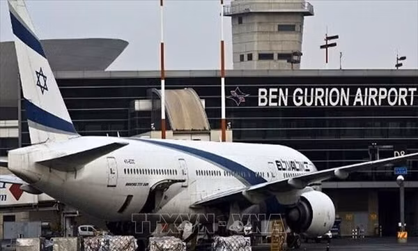 Israel: Sơ tán hành khách sau cảnh báo bom trên máy bay