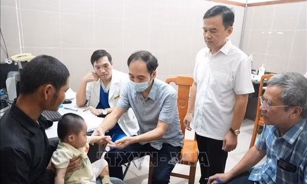 370 trẻ em khó khăn được khám, xem xét phẫu thuật dị tật, khuyết tật