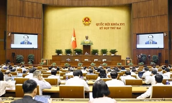  Hoàn thiện thể chế, tháo gỡ vướng mắc từ thực tiễn trong các dự án luật