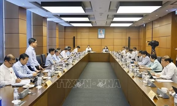 Hoàn thiện pháp luật về đấu giá tài sản, gắn với quản lý giá đất