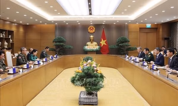 Thủ tướng Lê Minh Hưng tiếp Phó Thủ tướng, Bộ trưởng Bộ Quốc phòng Campuchia
