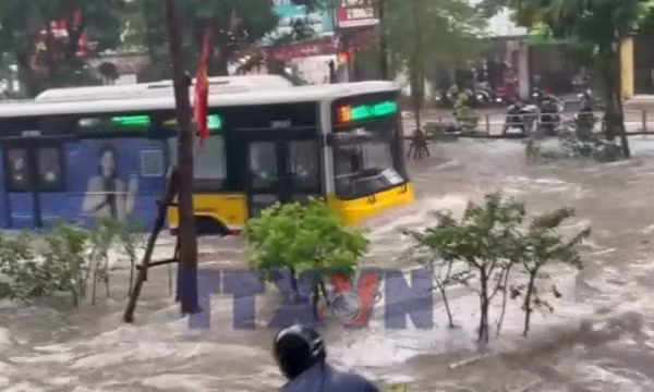 Chống ngập Hà Nội: Hướng tới mô hình 'thành phố bọt biển'