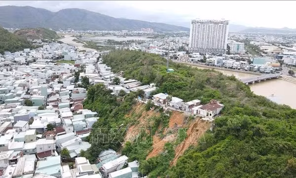 Gia Lai: Di dời hộ dân khỏi khu vực nguy cơ sạt lở núi Một