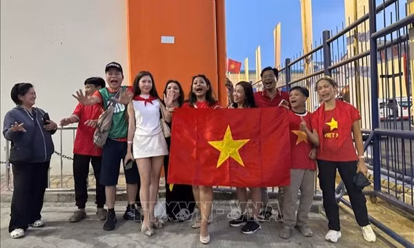 FIFA ASEAN Cup 2026: Cổ động viên Việt Nam vượt hàng trăm km đến Bandung 'tiếp lửa'