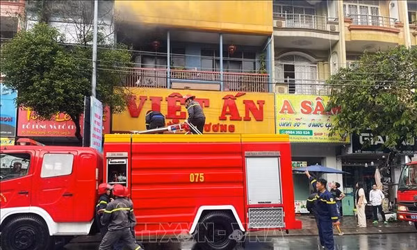 Kịp thời khống chế đám cháy tại cửa hàng điện máy