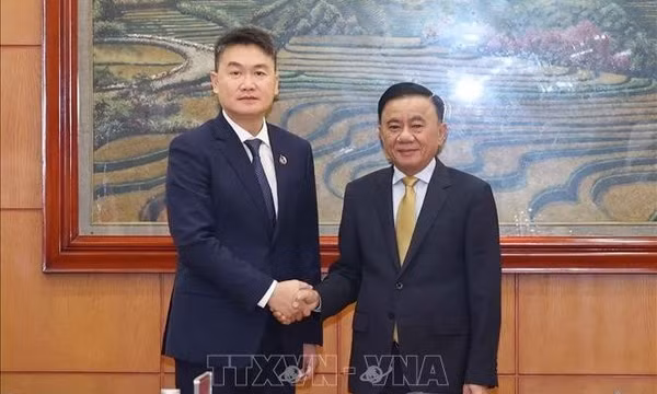 Thường trực Ban Bí thư Trần Cẩm Tú tiếp Bí thư Đoàn Thanh niên Nhân dân Cách mạng Lào