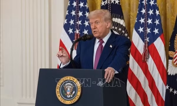 Tổng thống Trump gặp các lãnh đạo tập đoàn công nghệ, tìm cách 'cân bằng AI'