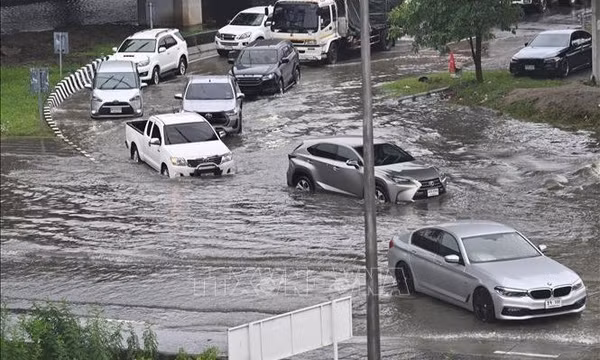 Thái Lan: Lũ lụt gây gián đoạn nghiêm trọng hoạt động kinh tế