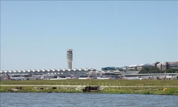 Va chạm máy bay tại Mỹ: Thợ lặn tìm thấy một hộp đen dưới sông Potomac