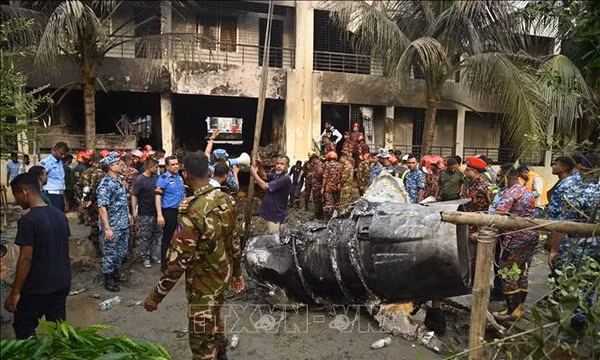 Bangladesh tuyên bố quốc tang tưởng nhớ các nạn nhân vụ rơi máy bay