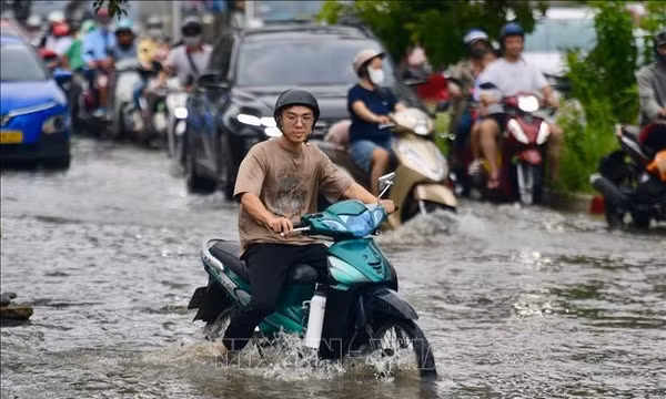 TP Hồ Chí Minh ngập cục bộ một số tuyến đường dù nhiều nơi không mưa