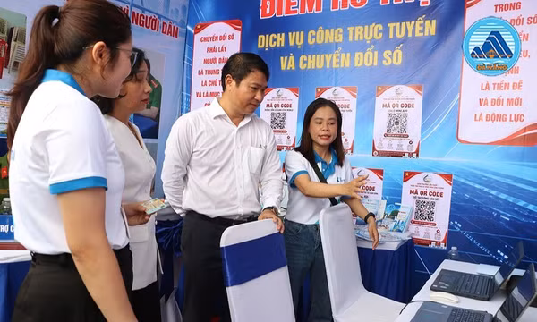 Đưa chuyển đổi số đến từng tổ dân phố