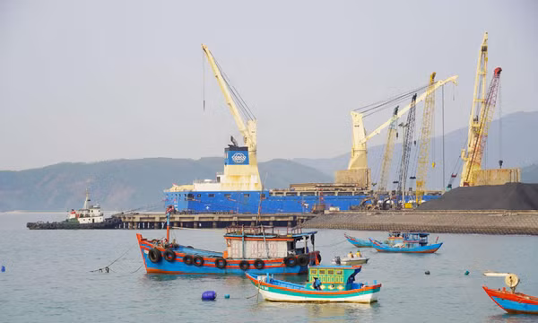 Quảng Trị: Giám sát việc nhận chìm 200.000 m³ vật chất nạo vét xuống biển