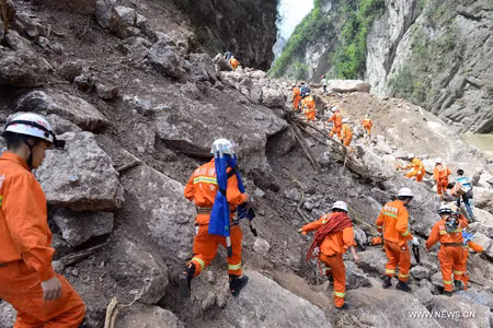 Tứ Xuyên tang thương sau động đất ảnh 10