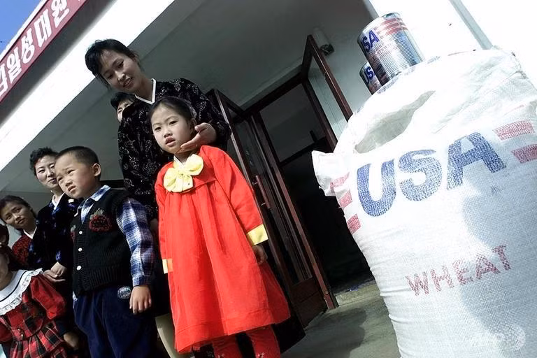 Mỹ ngỏ ý nối lại viện trợ lương thực cho Triều Tiên ảnh 1