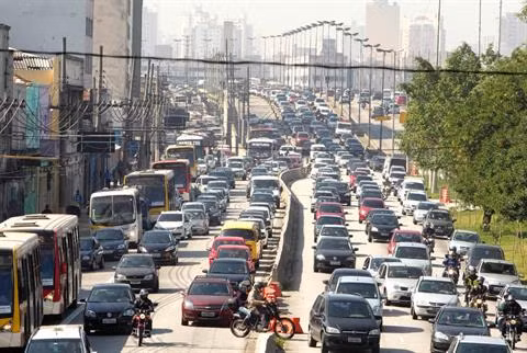 Tránh tắc đường, nhà giàu Brazil dùng trực thăng ảnh 2