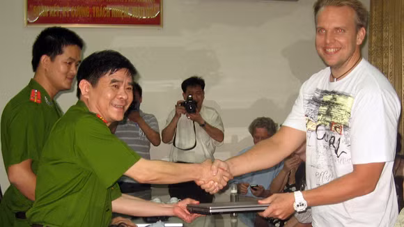 Phá ổ trộm cắp chuyên nhằm người nước ngoài ảnh 1