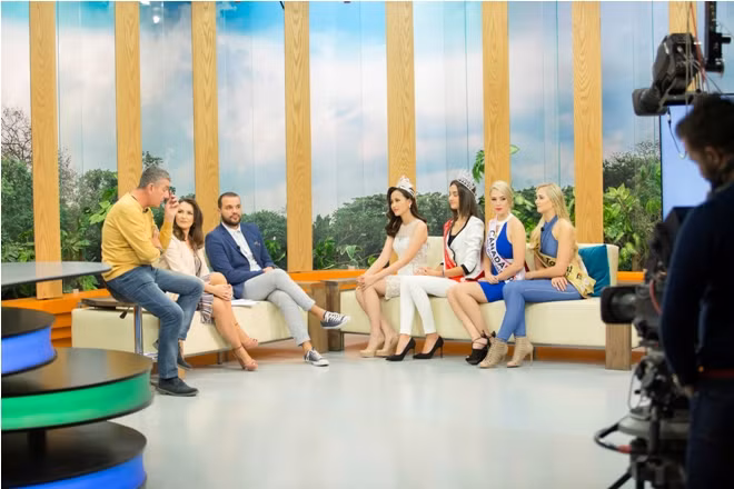 Hoa hậu Quốc tế Khánh Ngân rạng rỡ trong buổi talkshow với đài truyền hình Albania ảnh 1