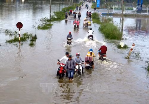 Chính phủ Lào hỗ trợ nhân dân Phú Yên khắc phục hậu quả bão số 12 ảnh 1