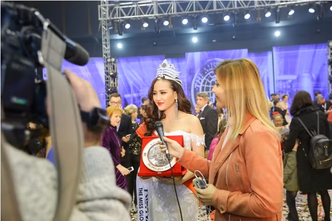 Đỗ Trần Khánh Ngân đăng quang Miss Globe 2017, Việt Nam có Hoa hậu Quốc tế đầu tiên ảnh 5