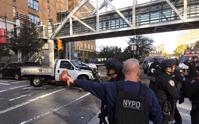  Cận cảnh hiện trường vụ khủng bố chết chóc nhất tại New York kể từ 11/9/2001 ảnh 4
