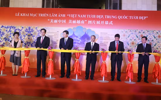 Khai mạc triển lãm ảnh ’Việt Nam tươi đẹp, Trung Quốc tươi đẹp’ ảnh 3