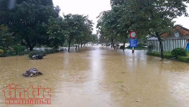 Bộ Y tế yêu cầu xử lý môi trường, quản lý chất thải y tế sau bão lũ ảnh 1