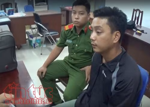 Ngồi chờ đổ xăng, người phụ nữ bị cướp hàng trăm triệu đồng ảnh 1