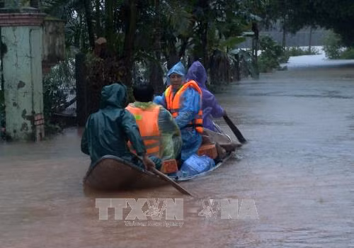 Ban Kinh tế Trung ương ủng hộ đồng bào vùng mưa bão ảnh 1