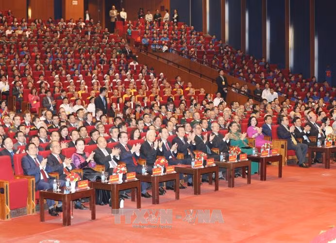 Lễ kỷ niệm 100 năm Cách mạng Tháng Mười Nga ảnh 2