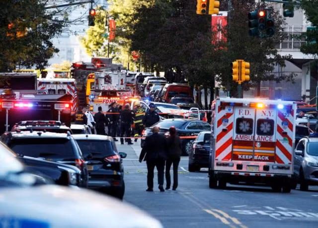  Cận cảnh hiện trường vụ khủng bố chết chóc nhất tại New York kể từ 11/9/2001 ảnh 9