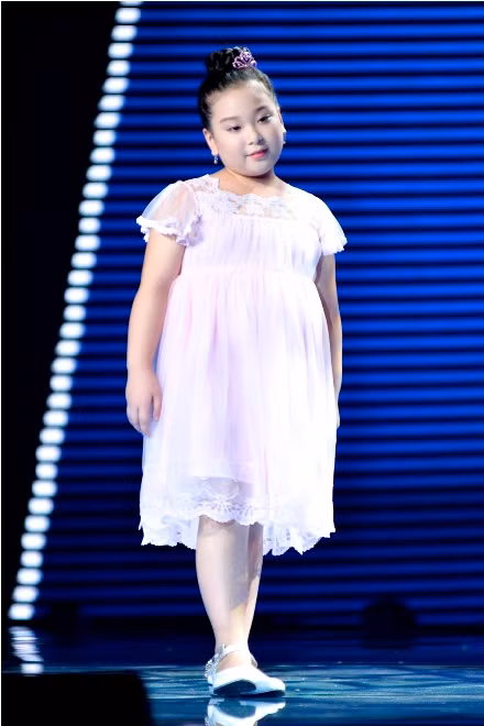 The Voice Kids 2017: Thanh Ngân trong veo như dòng suối với sáng tác của vợ chồng Mỹ Linh ảnh 3