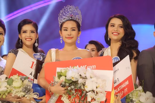 Hoa hậu, chuyện xấu đẹp, phẫu thuật thẩm mỹ và hệ lụy của những sự buông lỏng quản lý ảnh 1