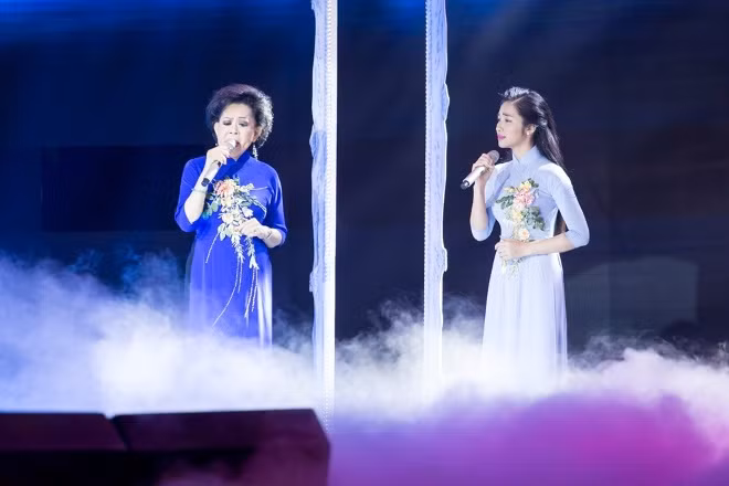 Hòa Minzy trở thành phiên bản thanh xuân của 'Nữ hoàng sầu muộn' Giao Linh ảnh 1