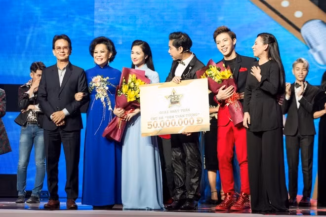 Hòa Minzy trở thành phiên bản thanh xuân của 'Nữ hoàng sầu muộn' Giao Linh ảnh 7