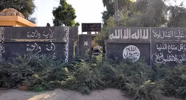 Syria mở chiến dịch giải phóng Mayadin, trực thăng Mỹ vội chở chỉ huy IS đi trốn? ảnh 1