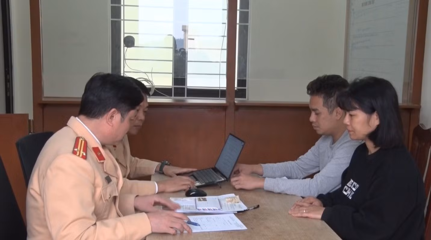 Khởi tố vụ án hình sự liên quan đến việc sử dụng giấy phép lái xe giả