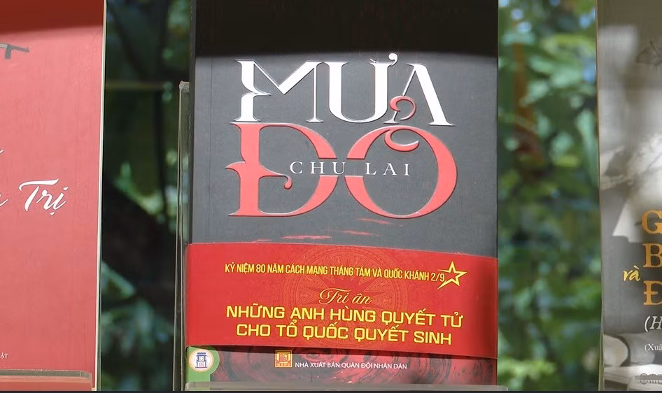 Mưa Đỏ - Tiểu thuyết chiến tranh bi tráng của nhà văn Chu Lai 