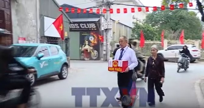 Hòm phiếu phụ đảm bảo quyền bầu cử cho mọi công dân
