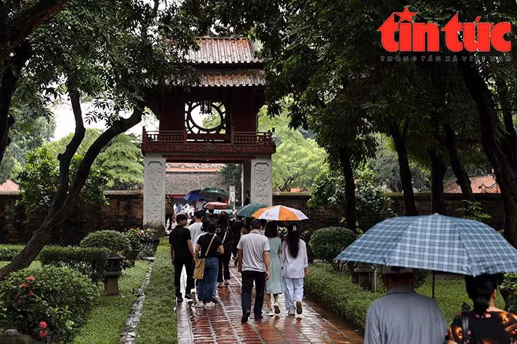 Khoảnh khắc và sự kiện ngày 25/2