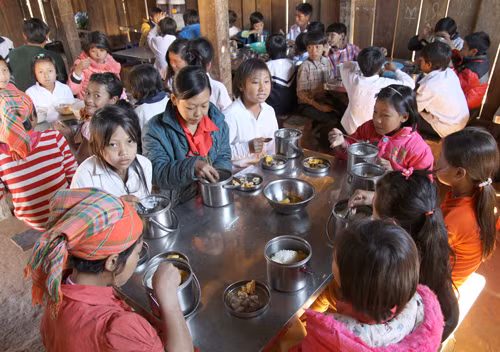 Chuyện học chữ ở Tá Bạ ảnh 2