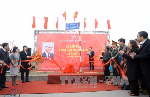 Gắn biển các đường phố mang tên Võ Chí Công, Võ Văn Kiệt và Võ Nguyên Giáp ảnh 2