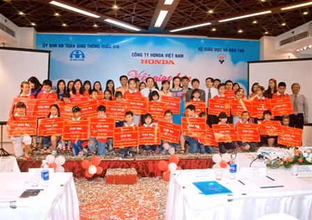 Phát động cuộc thi 'An toàn giao thông cho nụ cười trẻ thơ' ảnh 1
