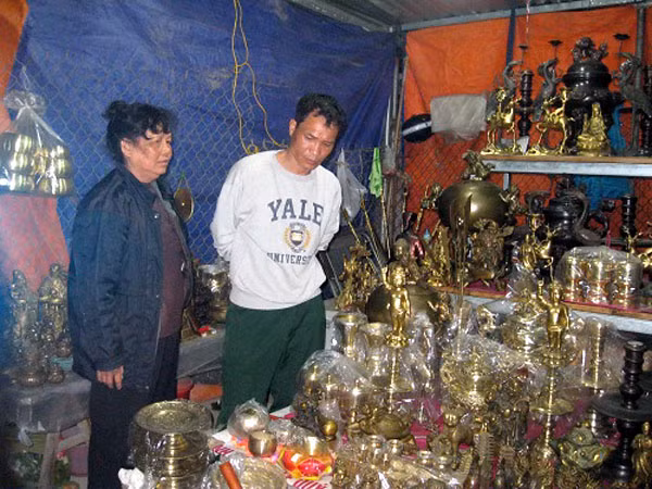 Tấp nập 'bán rủi, mua may' ở chợ Viềng ảnh 5
