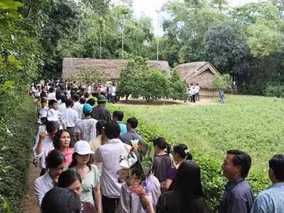Khu di tích Kim Liên đón du khách đầu năm mới ảnh 1