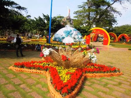 Cột mốc chủ quyền Trường Sa giữa lòng thành phố biển ảnh 6