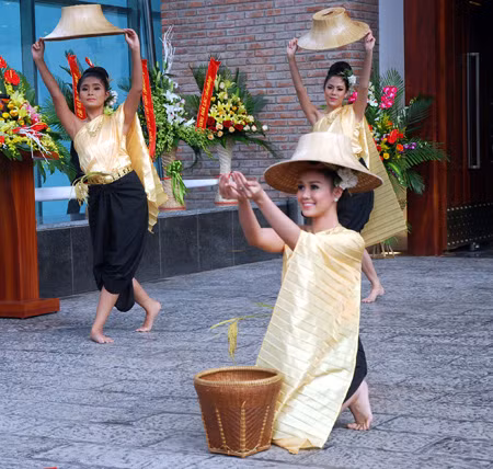 Nét xuân qua những điệu múa dân gian đương đại ảnh 8