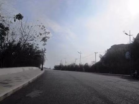 Cột mốc chủ quyền Trường Sa giữa lòng thành phố biển ảnh 8