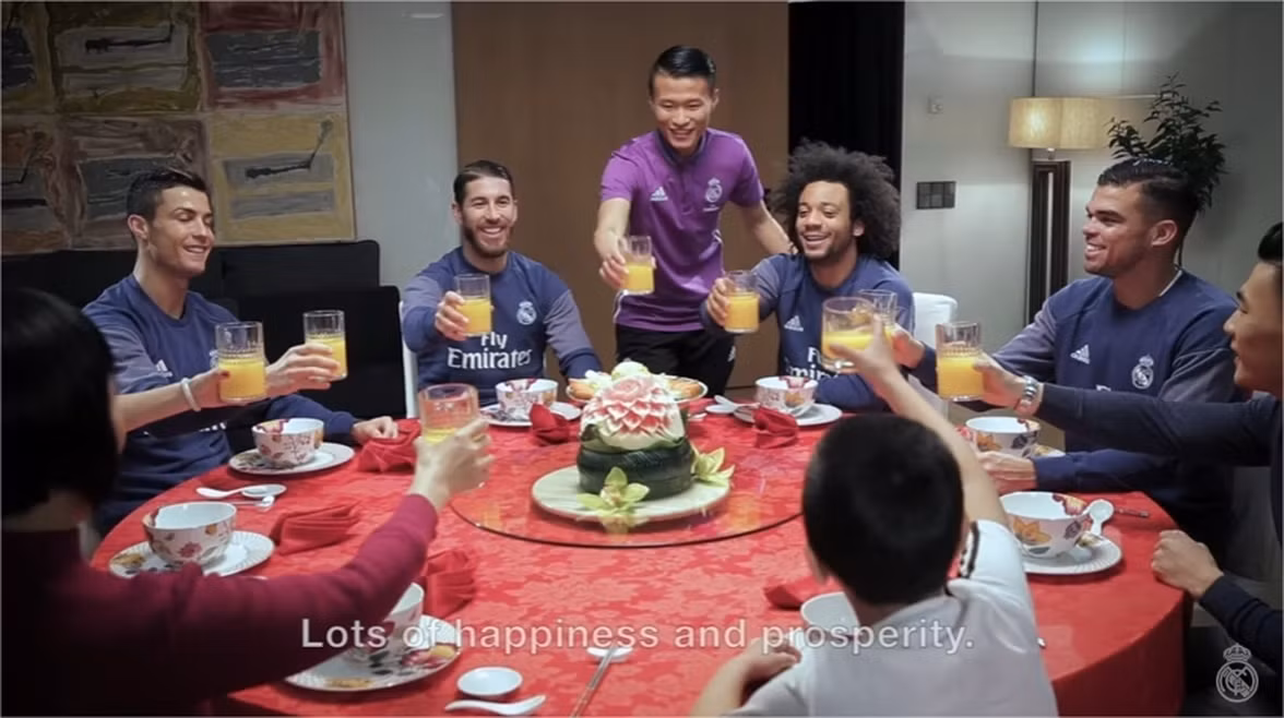 Cristiano Ronaldo học chúc mừng năm mới tiếng Trung Quốc để chiều fan ảnh 1